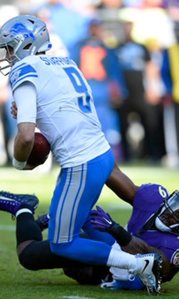 Stafford's banged-up throwing hand only 1 of Lions' woes